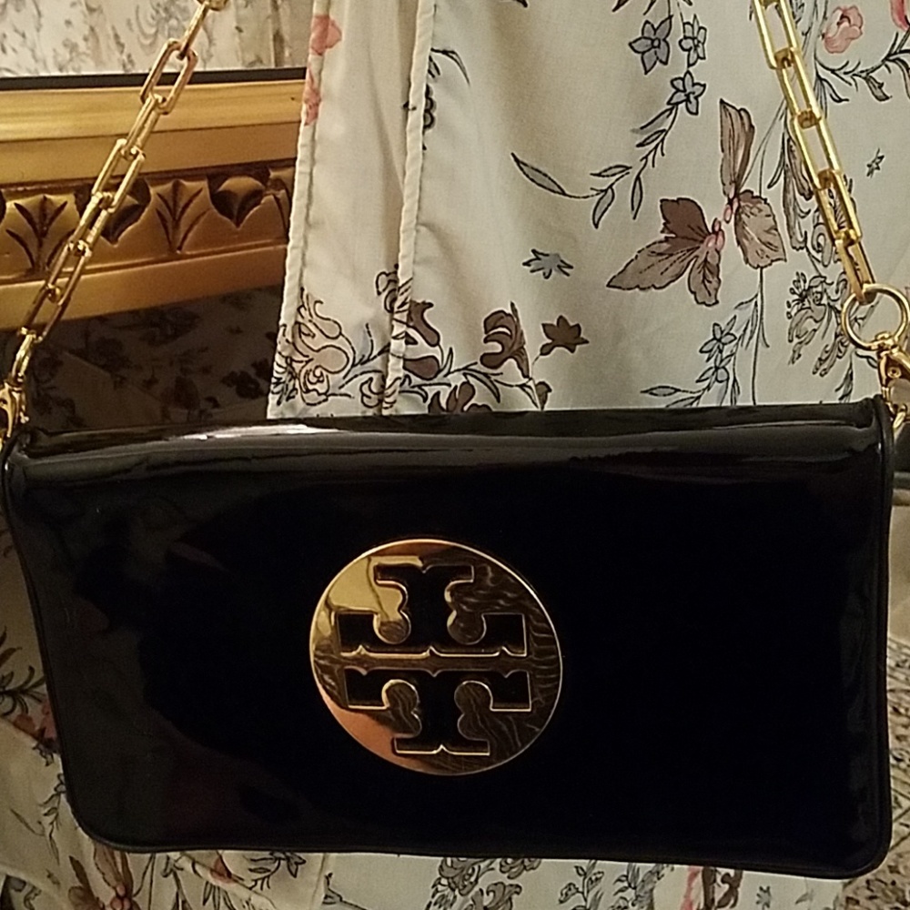 Tory burch clutched